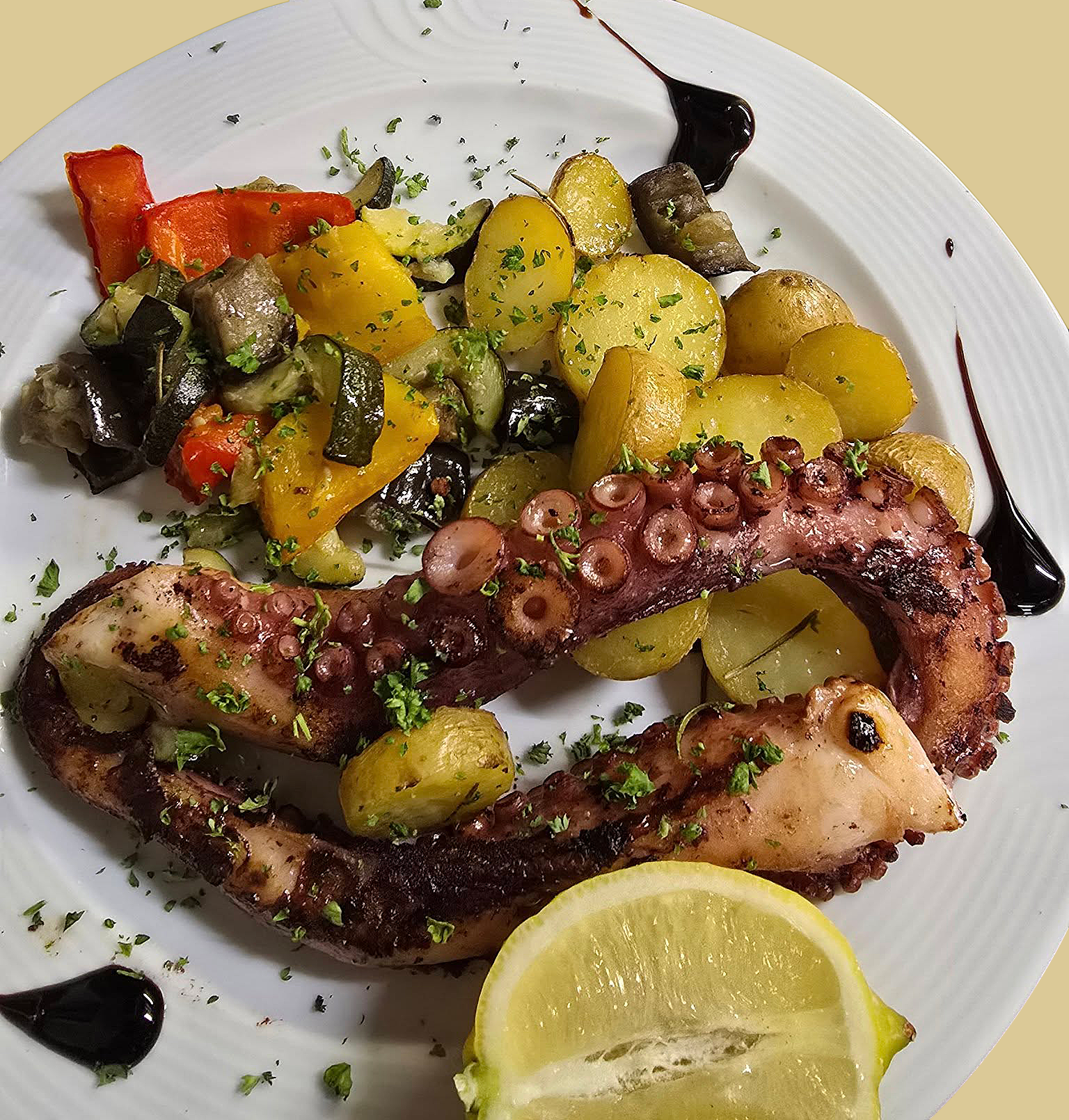 Polpo alla griglia, au menu de l'Hôtel de France Restaurant di Giuseppe Turco à Cuarnens